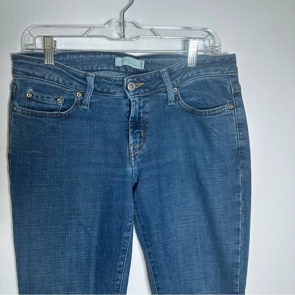 Levi’s Low Boot Cut Jeans Womens Size 8 Medium. Medium Wash‎ Stretch Denim